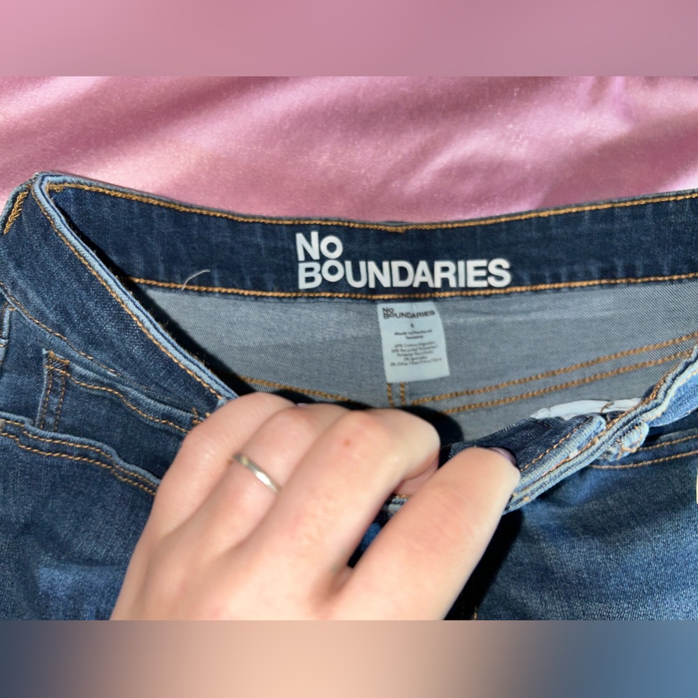 Women's Blue Jeans - Picture 3 of 4